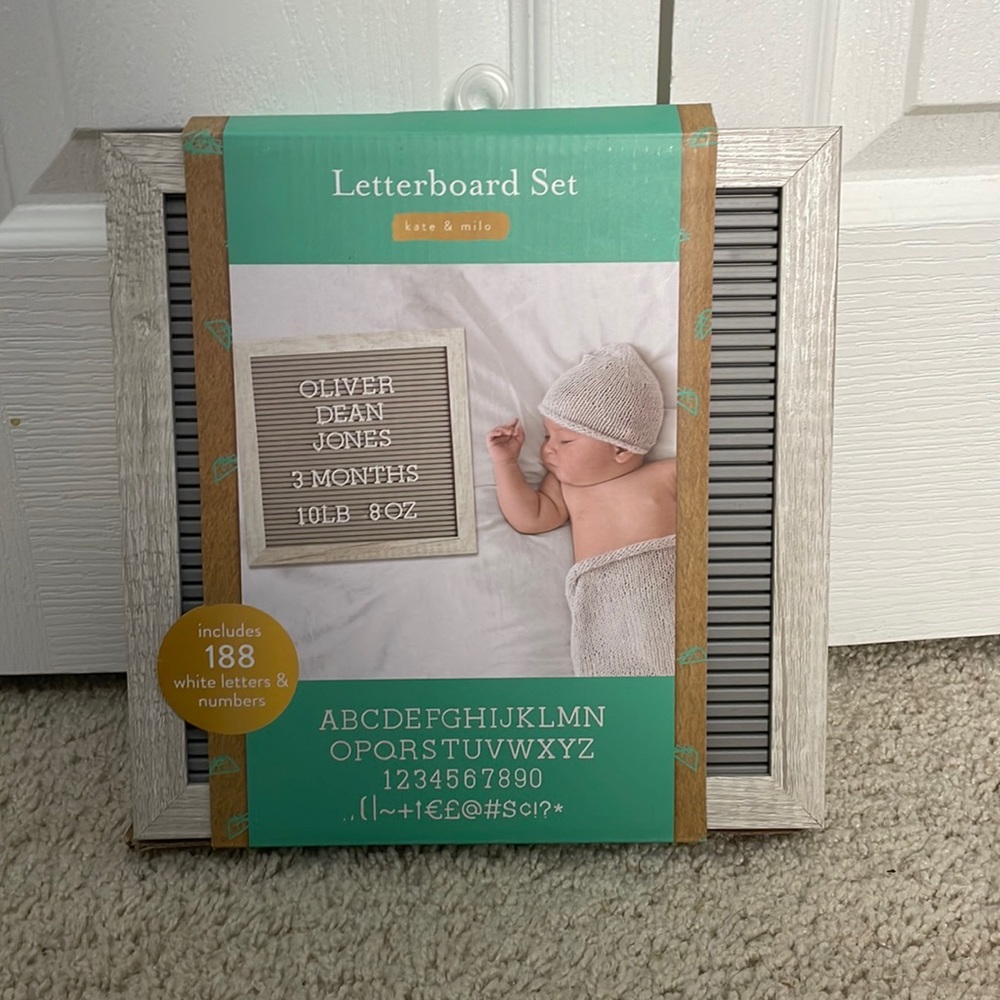 Unopened kate & milo Letterboard set.